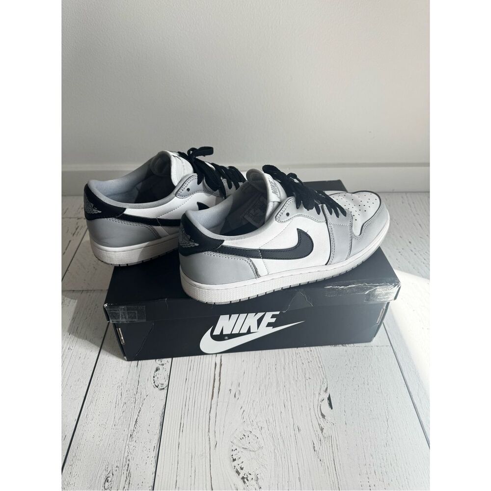 Air Jordan 1 Low OG - Wolf Grey and White - Picture 3 of 7